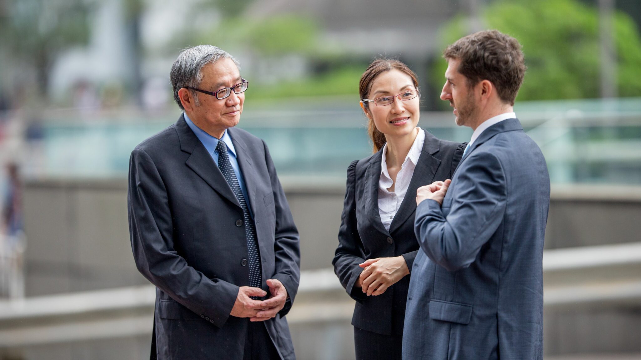 Read more about the article Book a Professional Language Interpreter in 3 Easy Steps